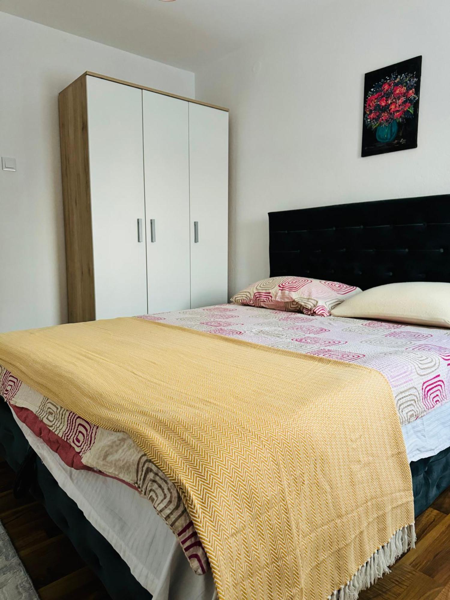 Apartment El&ma - 3 Bedroom Close To Center, Sunnyland With Balcony- Free Parking Sarajevo